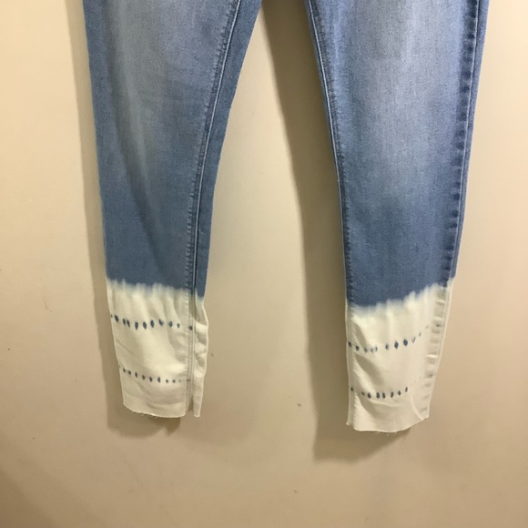 Old Navy 🌵 Rockstar Super Skinny Jeans - Picture 3 of 5